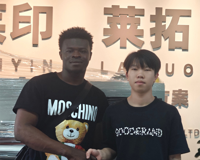团队及客户合影4