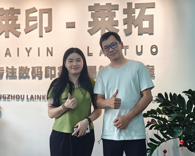 团队及客户合影10